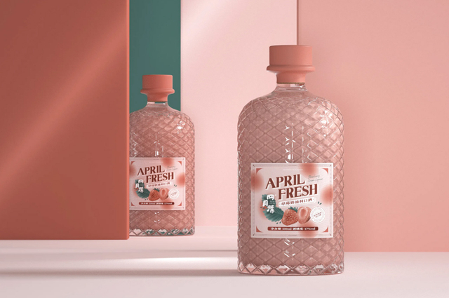 四月清草莓奶油利口酒包装